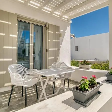Elena Paros Villa